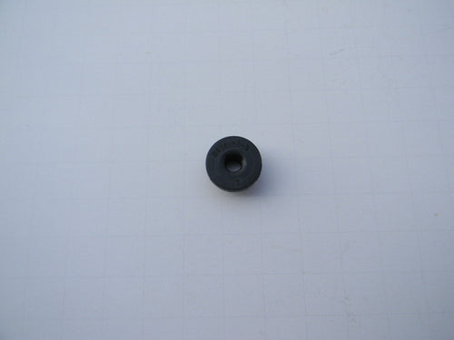 TLHU0227 GROMMET, TOP COVER : 2186, 2188 : Husqvarna 365,   OEM = 537-016501