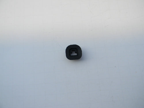 TLHU0259 GROMMET - CHOKE ROD :Jonsered 2063, 2065, 2071, 2163, 2165, 2166, 2171, 2172, 2186, 2188 : Husqvarna 362, 365, 371, 372, 385, 390  OEM = 503-734401